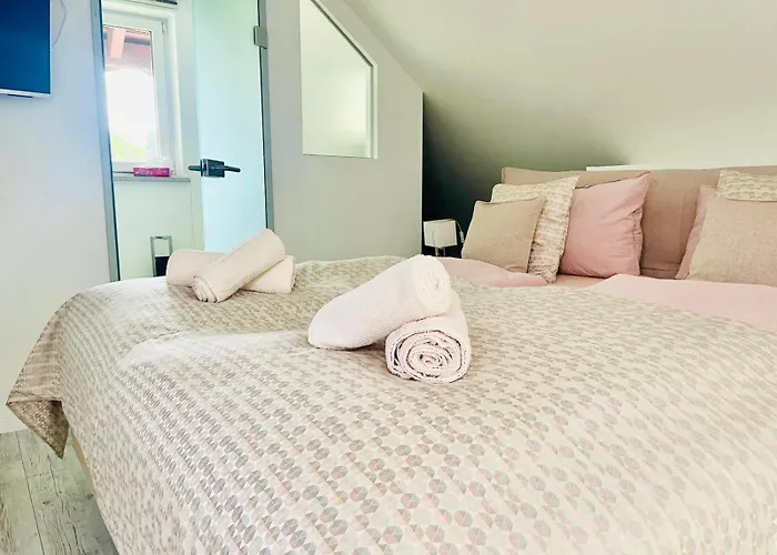 Daire Luxurioese Maisonettewohnung Am Weissen Hirsch - 